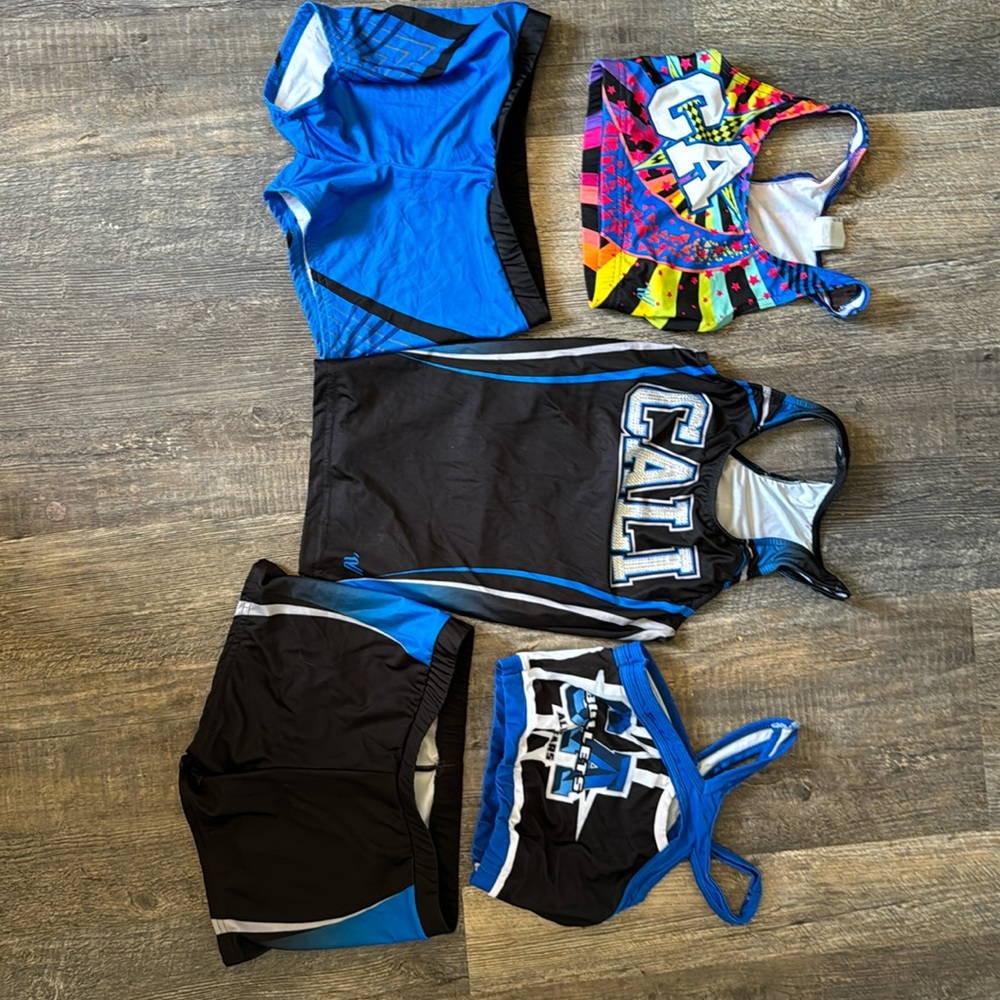 Ca all star cheer uniform, youth small, Lady bullets, 2 shorts, 2 work out tops